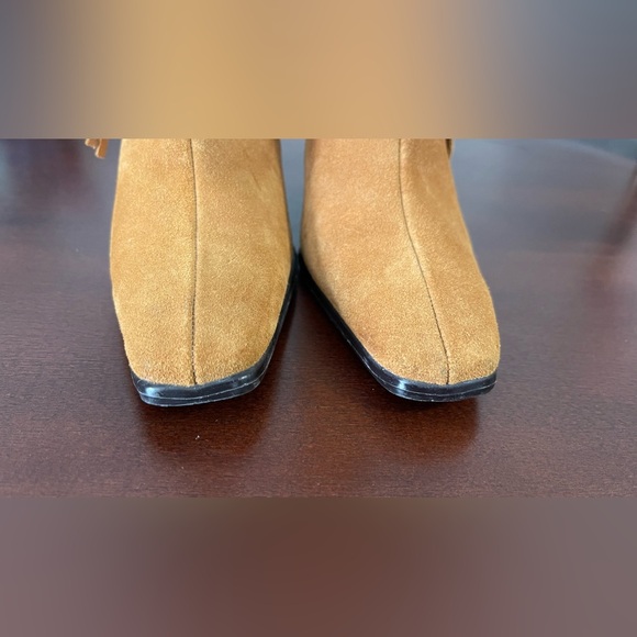 Predictions Leather Collection Tan Suede Fringe Heeled Booties - Size 7 - Picture 6 of 16